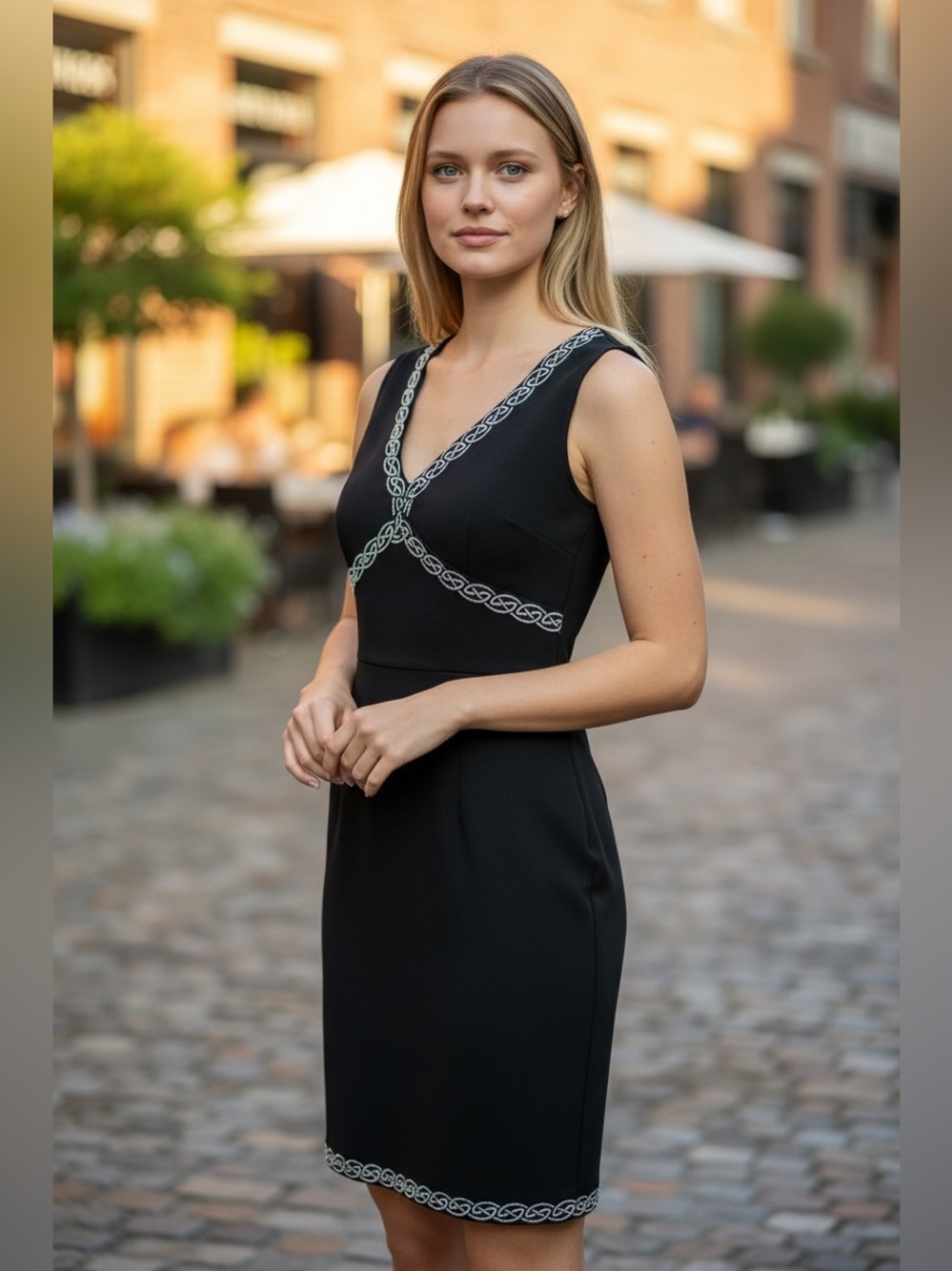 Papell Classic Black VNeck Sheath SleevelessDress Silver Trim Back Zipper Sz 4P - Picture 1 of 11